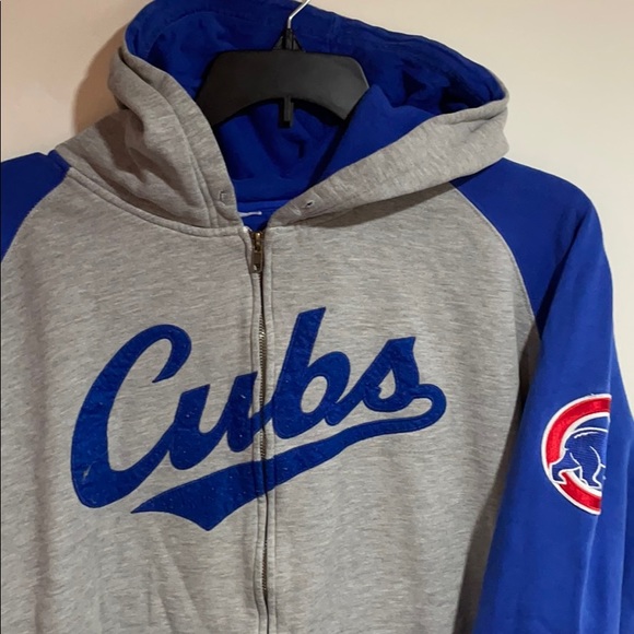 cubs sweatshirt